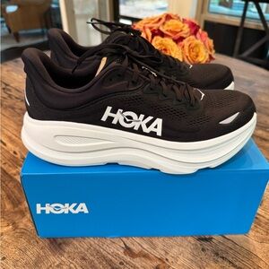✨BRAND NEW✨ Men’s HOKA Bondi 9 - Black/white, 12